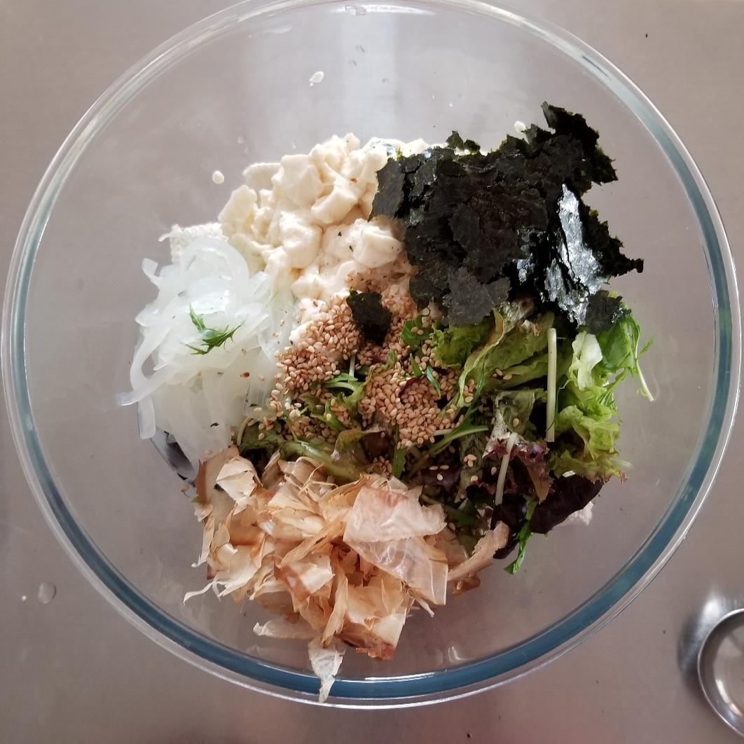 豆腐と海苔の韓国風サラダ