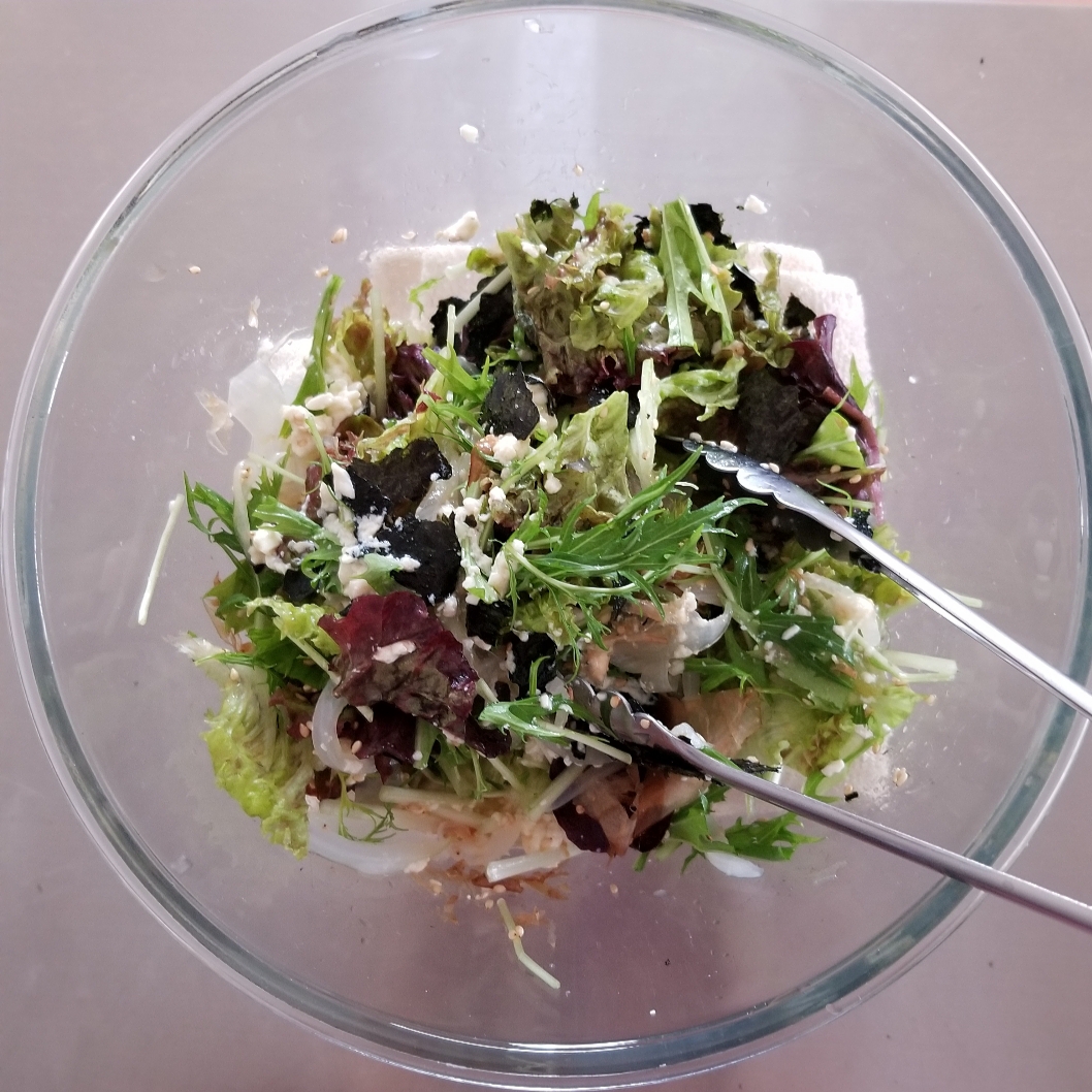 豆腐と海苔の韓国風サラダ